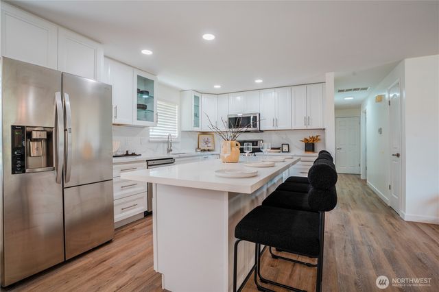 20840 102nd Avenue SE, Kent, WA 98031