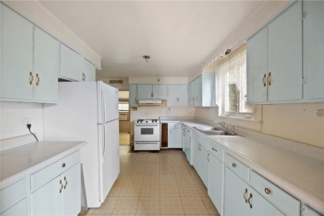 171 Canal Street, Lyons, NY 14489