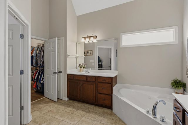 4982 GRACE VIEW LN, Bartlett, TN 38135