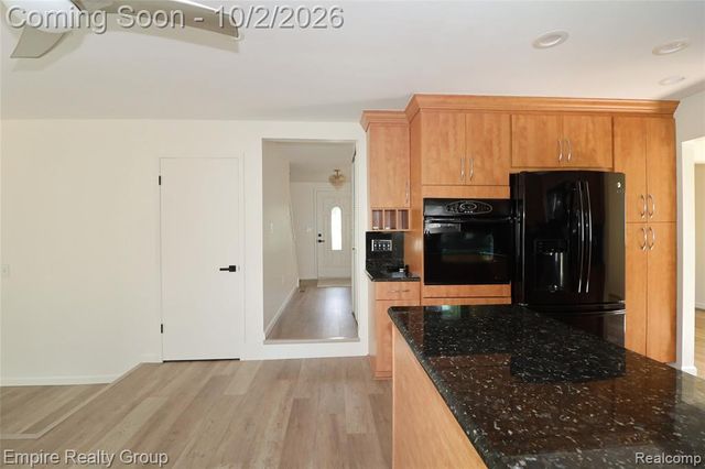 28545 Lake Park Drive, Farmington Hills, MI 48331