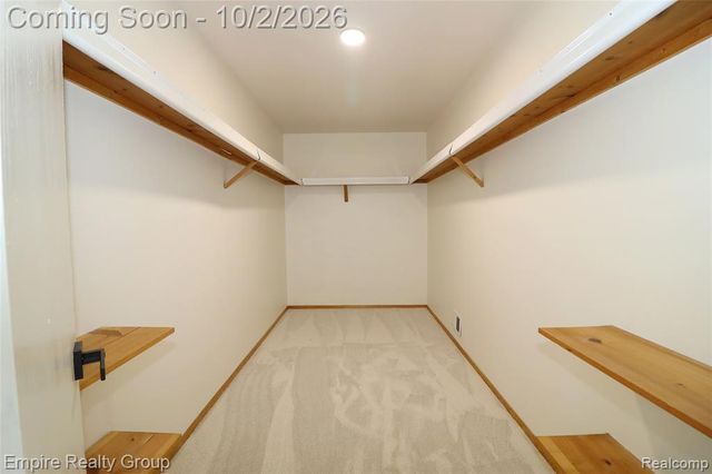 28545 Lake Park Drive, Farmington Hills, MI 48331