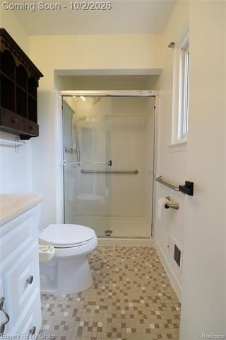28545 Lake Park Drive, Farmington Hills, MI 48331