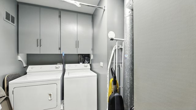 550 Greystone Lane A2, Wheeling, IL 60090