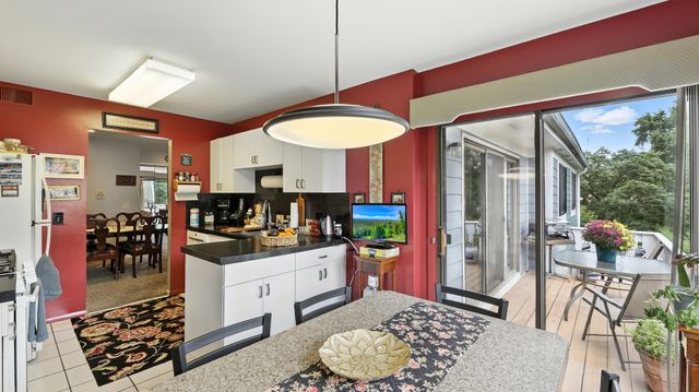 550 Greystone Lane A2, Wheeling, IL 60090