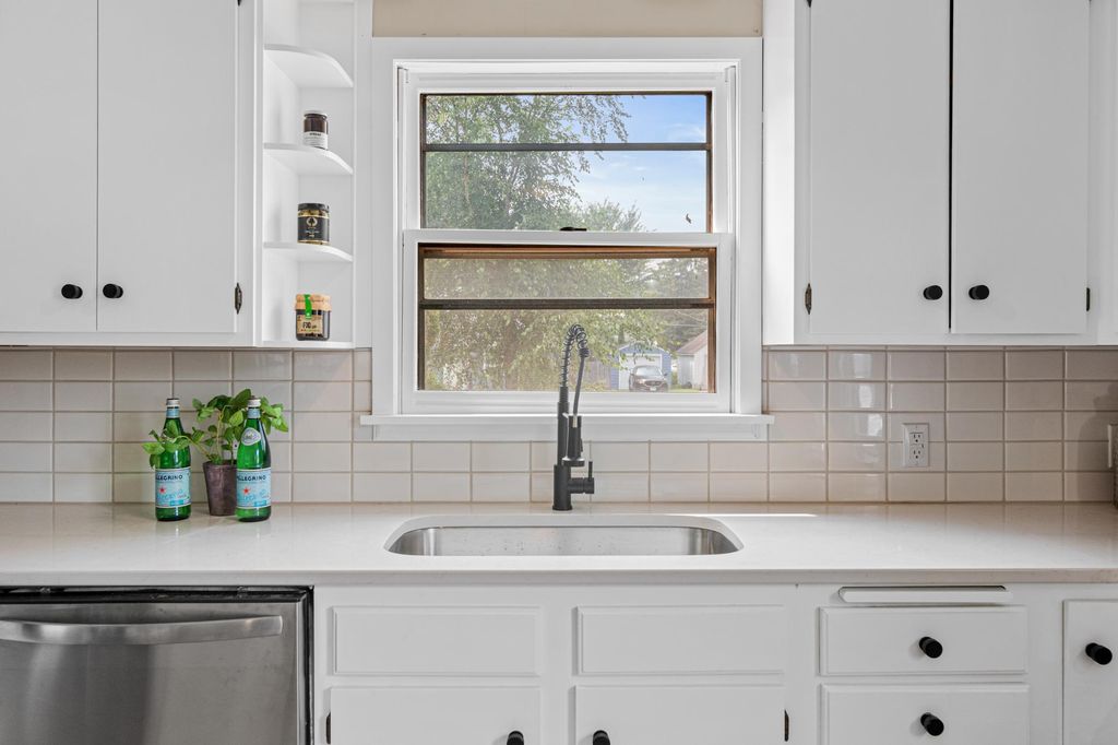 1394 Mackubin Street, Saint Paul, MN 55117 — photo 5