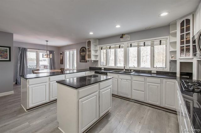 2475 S Ortonville Road, Ortonville, MI 48462