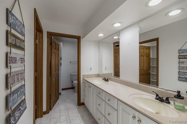 2475 S Ortonville Road, Ortonville, MI 48462