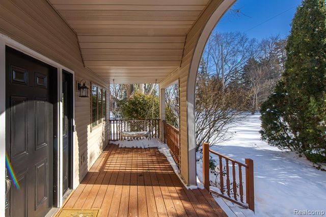 2475 S Ortonville Road, Ortonville, MI 48462