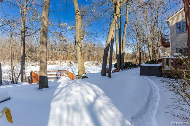 2475 S Ortonville Road, Ortonville, MI 48462