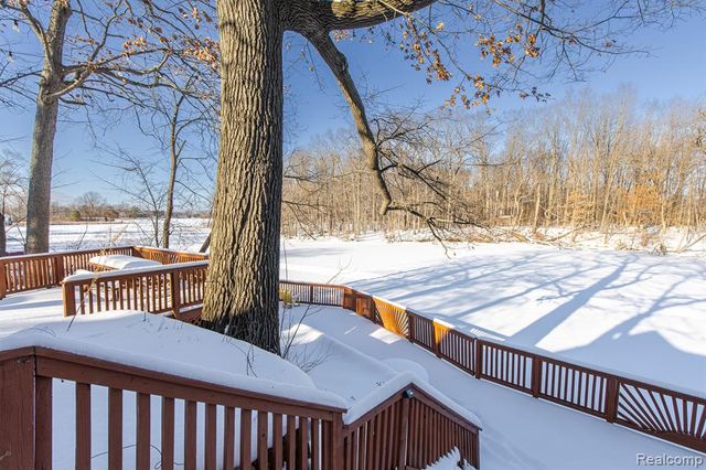 2475 S Ortonville Road, Ortonville, MI 48462