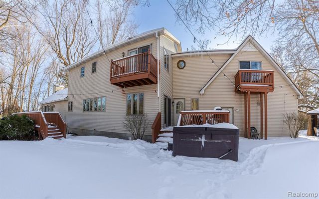 2475 S Ortonville Road, Ortonville, MI 48462