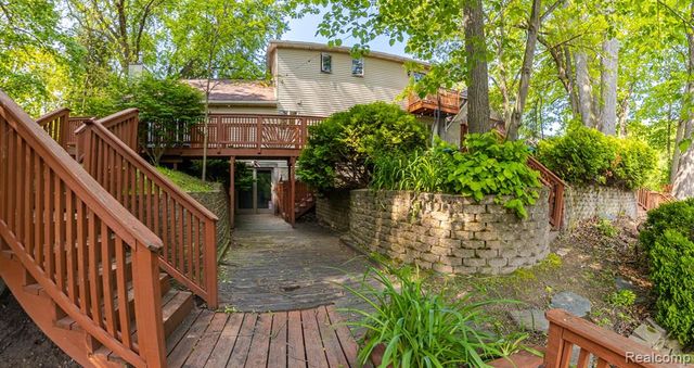 2475 S Ortonville Road, Ortonville, MI 48462