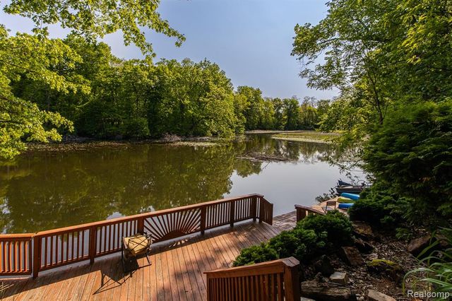 2475 S Ortonville Road, Ortonville, MI 48462