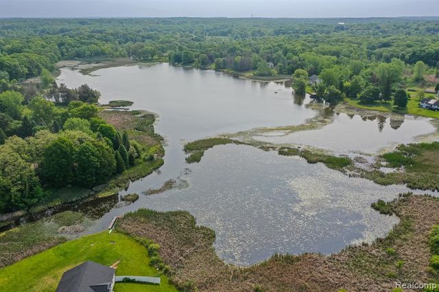 2475 S Ortonville Road, Ortonville, MI 48462