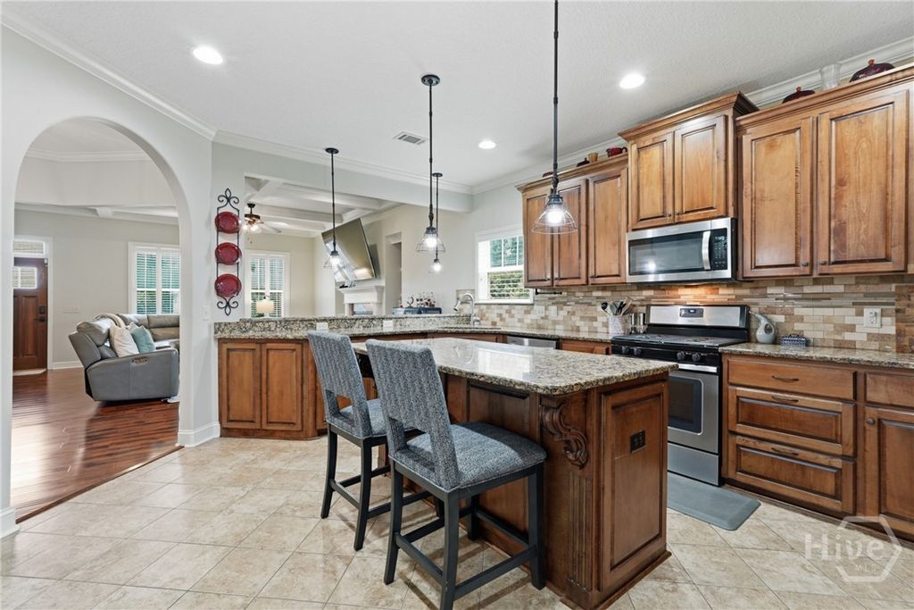 Image 12 of property listing at 6 Osgood Lane, Richmond Hill, GA 31324