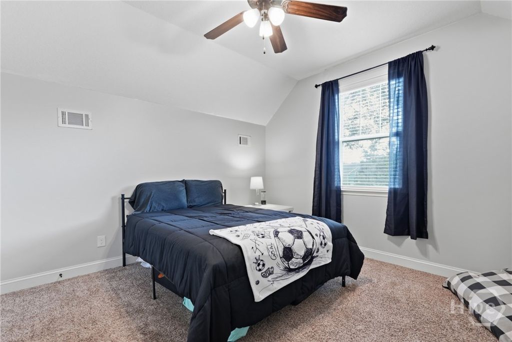 Image 25 of property listing at 6 Osgood Lane, Richmond Hill, GA 31324
