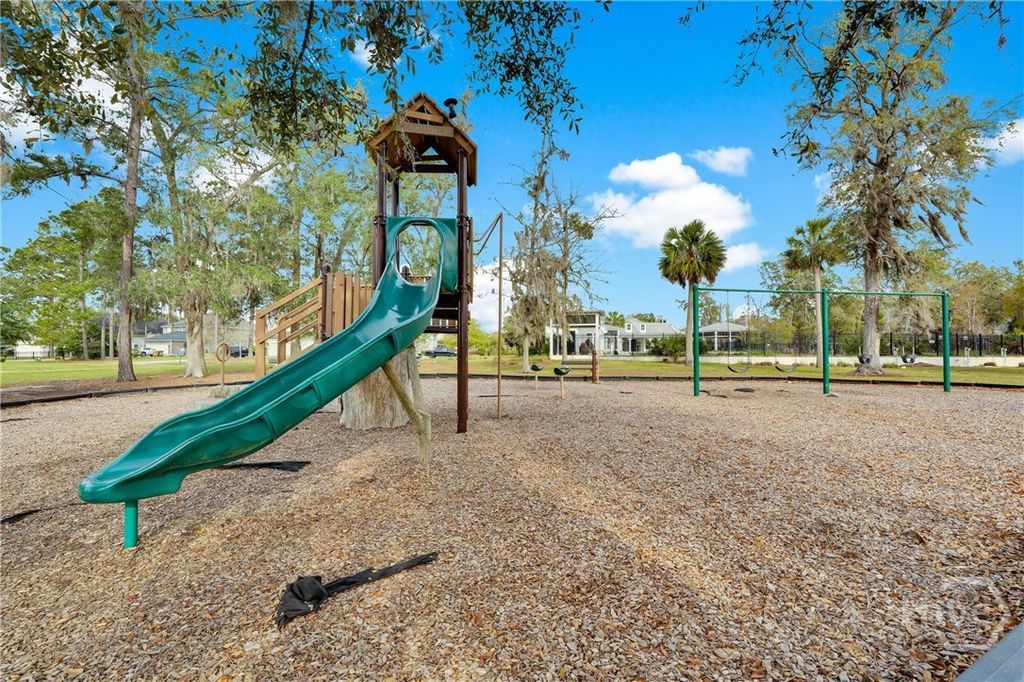 Image 35 of property listing at 6 Osgood Lane, Richmond Hill, GA 31324