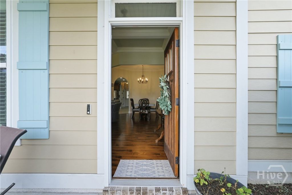 Image 5 of property listing at 6 Osgood Lane, Richmond Hill, GA 31324