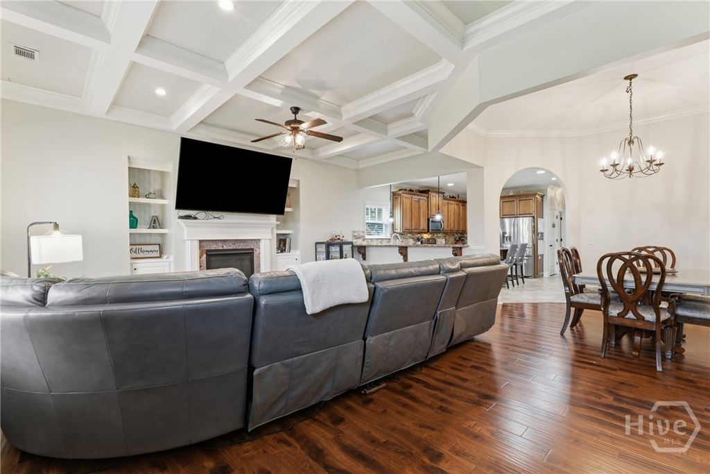 Image 6 of property listing at 6 Osgood Lane, Richmond Hill, GA 31324