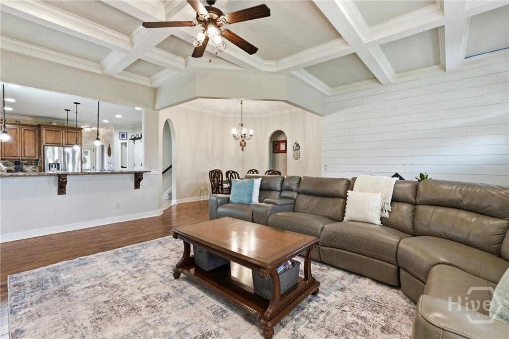 Image 8 of property listing at 6 Osgood Lane, Richmond Hill, GA 31324