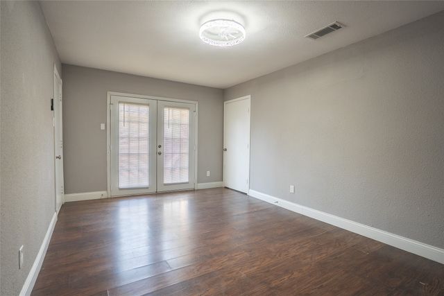 1610 Saint James Drive, Carrollton, TX 75007