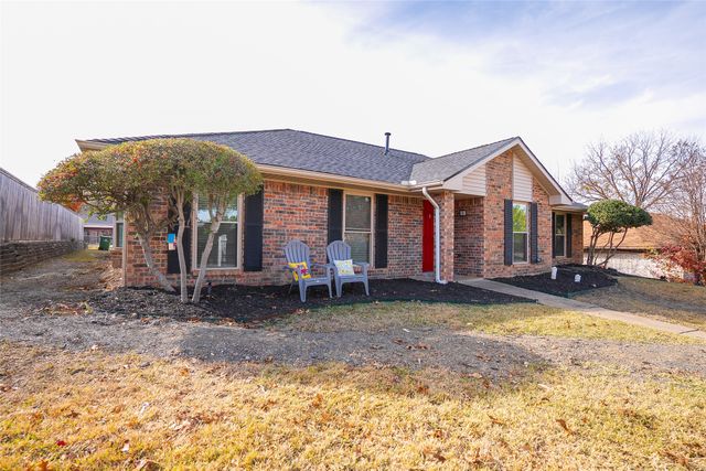1610 Saint James Drive, Carrollton, TX 75007