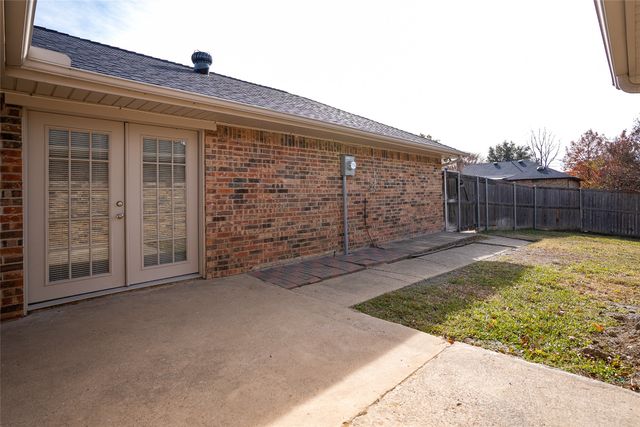 1610 Saint James Drive, Carrollton, TX 75007