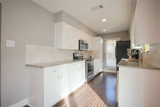 1610 Saint James Drive, Carrollton, TX 75007