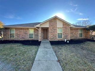 1610 Saint James Drive, Carrollton, TX 75007