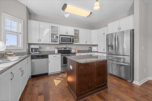 152 Moyock Landing DR, Moyock, NC 27958