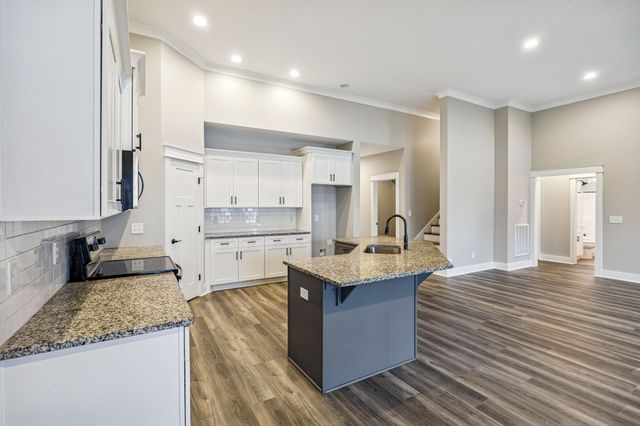 605 Eagleview Dr, Eagleville, TN 37060