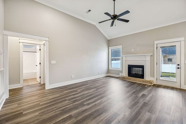 605 Eagleview Dr, Eagleville, TN 37060