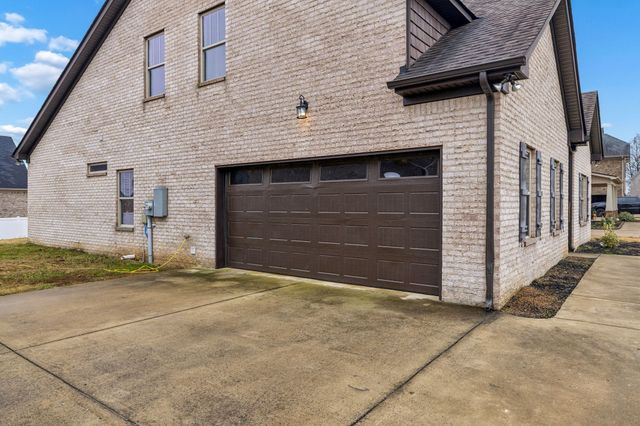 605 Eagleview Dr, Eagleville, TN 37060