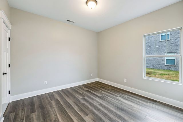 605 Eagleview Dr, Eagleville, TN 37060