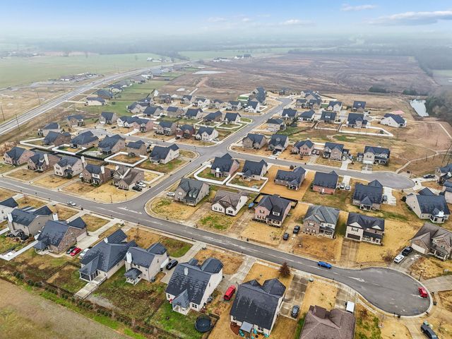 605 Eagleview Dr, Eagleville, TN 37060