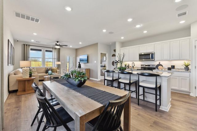 154 Two Bits LN, Elgin, TX 78621