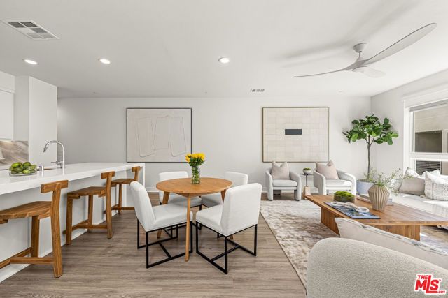 2111 N Cahuenga Boulevard 14, Los Angeles, CA 90068