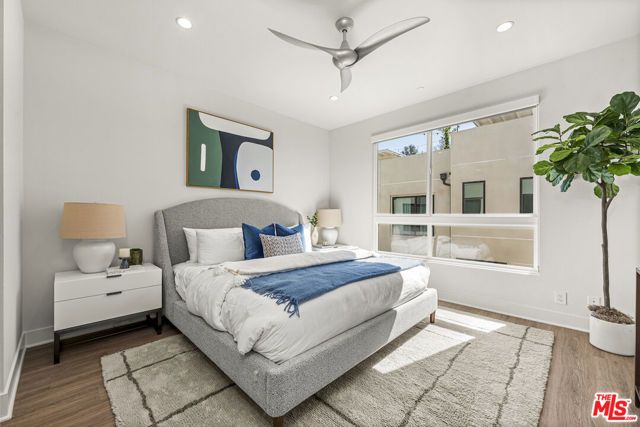 2111 N Cahuenga Boulevard 14, Los Angeles, CA 90068