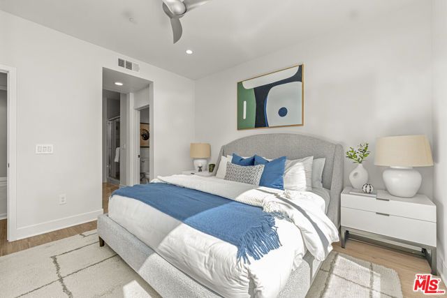 2111 N Cahuenga Boulevard 14, Los Angeles, CA 90068