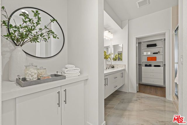 2111 N Cahuenga Boulevard 14, Los Angeles, CA 90068