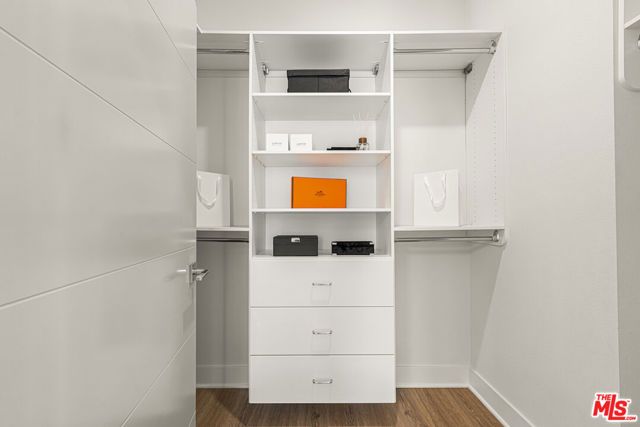 2111 N Cahuenga Boulevard 14, Los Angeles, CA 90068