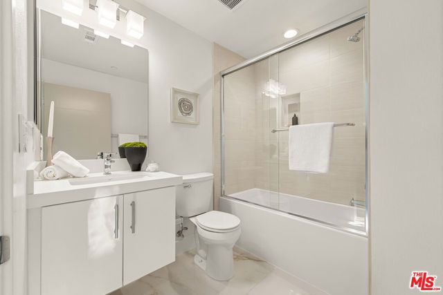 2111 N Cahuenga Boulevard 14, Los Angeles, CA 90068