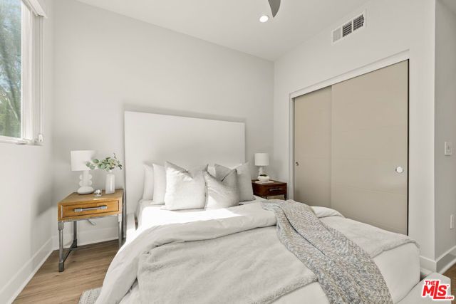 2111 N Cahuenga Boulevard 14, Los Angeles, CA 90068