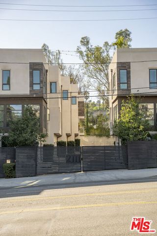 2111 N Cahuenga Boulevard 14, Los Angeles, CA 90068