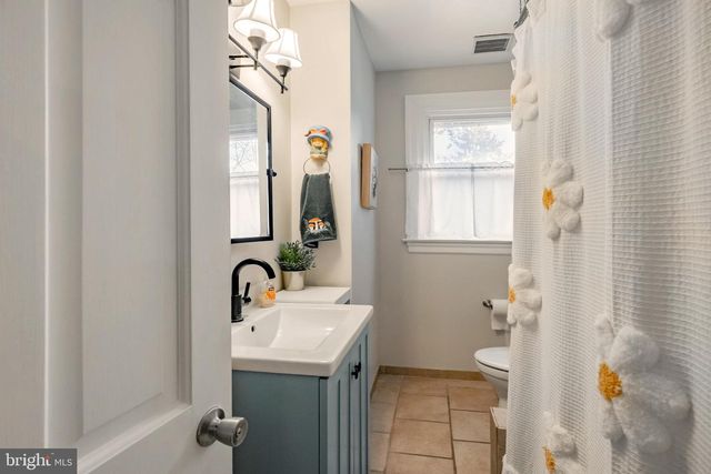 137 STRATHMORE RD, Havertown, PA 19083