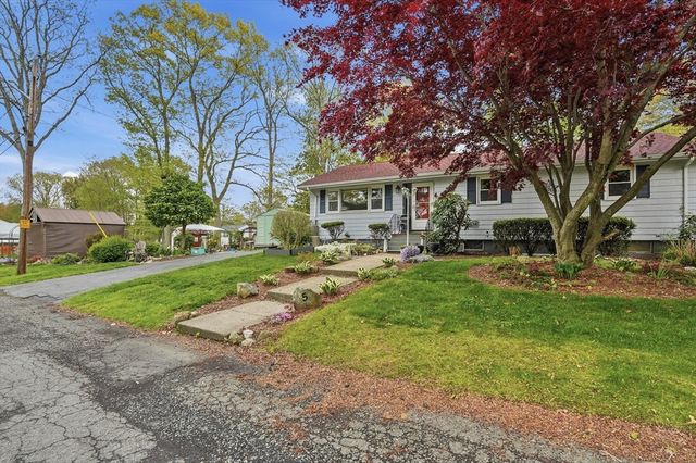 5 Linwood Park, Brockton, MA 02301