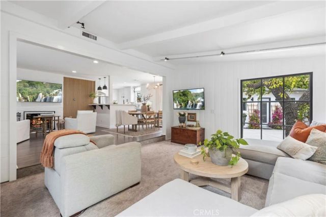 13518 Emelita Street, Van Nuys, CA 91401