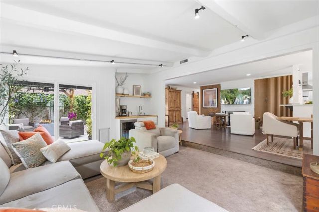 13518 Emelita Street, Van Nuys, CA 91401