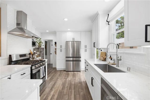 13518 Emelita Street, Van Nuys, CA 91401