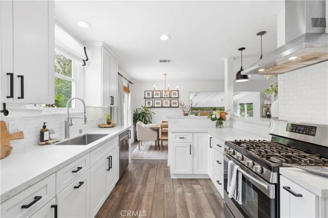 13518 Emelita Street, Van Nuys, CA 91401